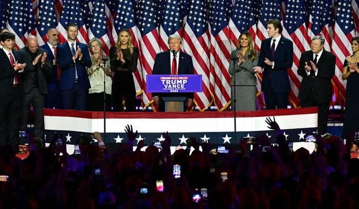 Chính quyền ông Trump đang chuyển sang tăng sức ép kinh tế đối với Tehran. Bộ trưởng Tài chính Mỹ Scott Bessent ngày 24/8 tuyên bố mở rộng các biện pháp trừng phạt đối với những nước làm ăn với Iran, dù các biện pháp này chưa được áp dụng ngay.