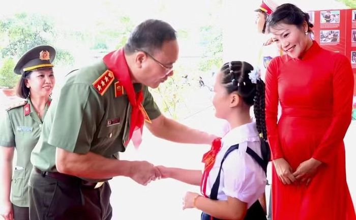 Việc thành lập hệ thống trường Văn hóa CAND mở thêm một “cánh cửa” học tập cho trẻ em có hoàn cảnh khó khăn. (Ảnh: Minh Đức)