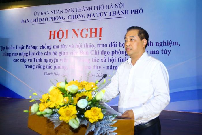 Đồng chí Đinh Hồng Phong, Phó Giám đốc Sở Y tế, Phó Trưởng ban Ban Chỉ đạo phòng, chống ma túy thành phố Hà Nội phát biểu tại buổi tập huấn