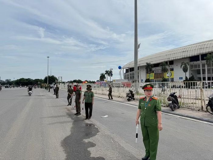 Các tổ công tác Công an phường Từ Liêm triển khai lực lượng từ sớm
