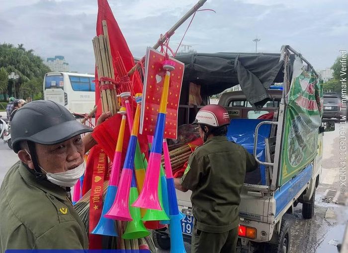 Xử lý các hành vi vi phạm buôn bán lấn chiếm lòng đường, vỉa hè