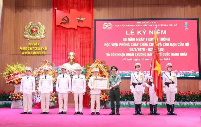 Học viện PCCC và CNCH vinh dự đón nhận Huân chương Bảo vệ Tổ quốc hạng Nhất