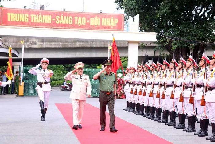 Đại tướng Lương Tam Quang duyệt đội danh dự tại buổi lễ