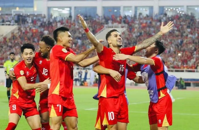 ĐT Việt Nam bảo vệ thành công danh hiệu vô địch ASEAN Cup (Ảnh: Thuần Thư)