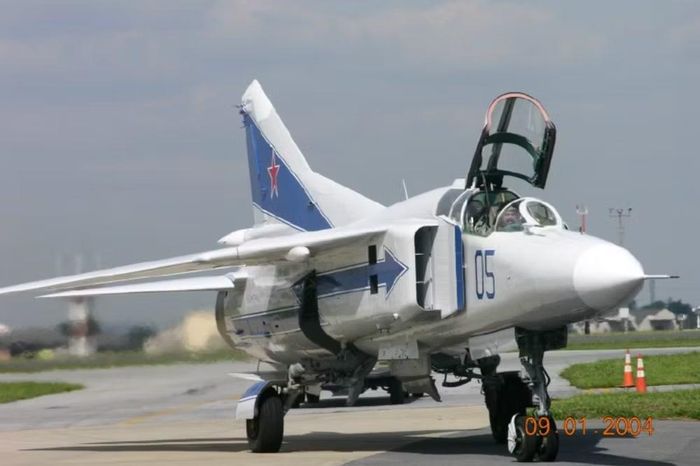 Tuy nhiên, chính sự phức tạp của thiết kế khiến MiG-23 không đạt được danh tiếng về khả năng cơ động như MiG-21 trong không chiến quần vòng. Cánh cụp cánh xòe giải quyết được một số vấn đề của cánh tam giác nhưng lại tạo ra những giới hạn mới.