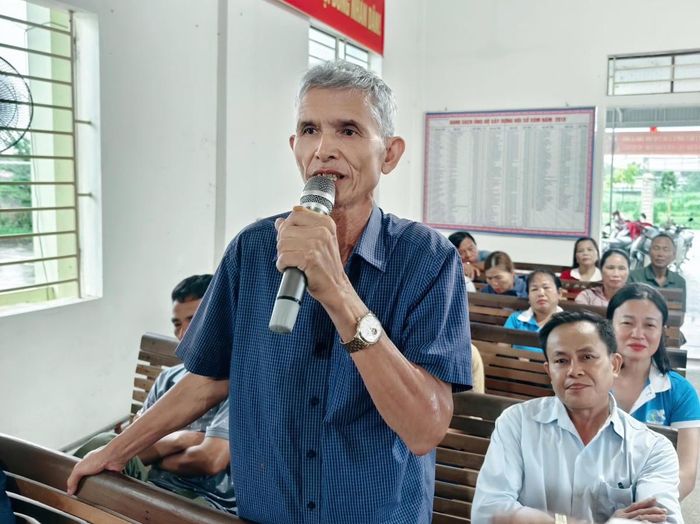 Người dân xã Đại Đồng (tỉnh Nghệ An) tham dự diễn đàn “Tháng nghe dân nói“ do Mặt trận tổ chức với nhiều ý kiến, kiến nghị xoay quanh các vấn đề dân sinh. Ảnh: Đ.B.