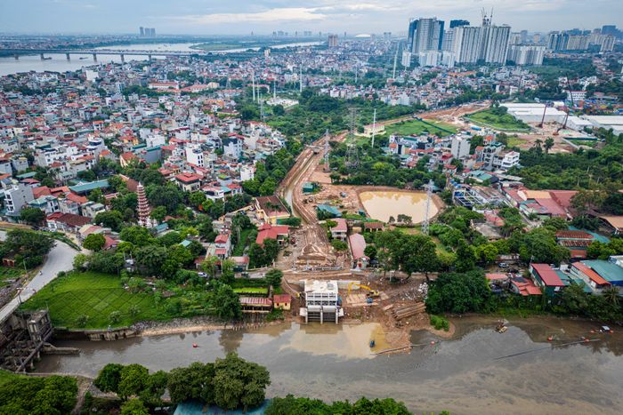 Trạm bơm đầu mối Thụy Phương đã lắp đặt xong 4 tổ máy bơm cùng hệ thống cơ khí, điện và trạm biến áp, sẵn sàng cho giai đoạn chạy thử. Khi đưa vào vận hành, công trình sẽ dẫn nước từ sông Hồng qua hệ thống kênh nhằm bổ cập cho sông Tô Lịch, lưu lượng khoảng 5 m3/giây. 