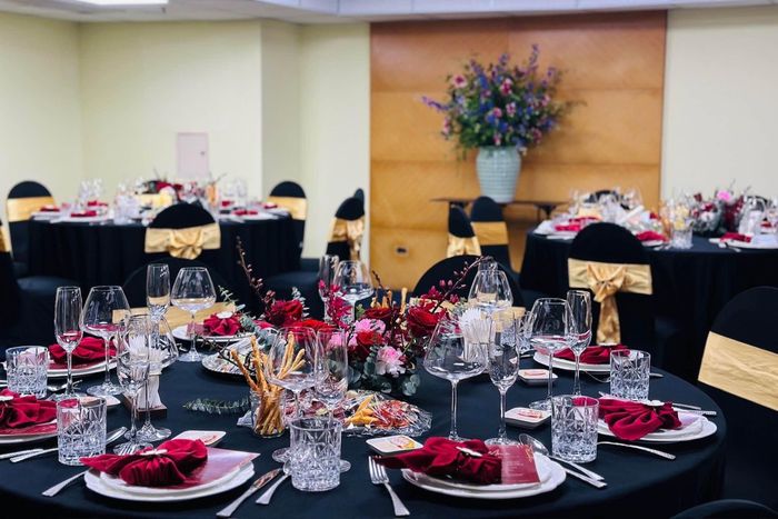  Bàn tiệc phong cách fine dining tại sân vận động Mỹ Đình. Ảnh: Nhân vật cung cấp. 