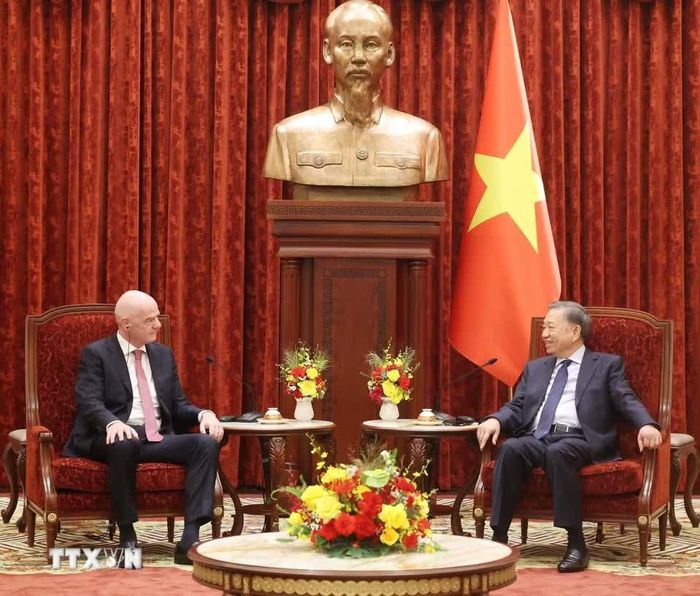  Tổng Bí thư, Chủ tịch nước Tô Lâm tiếp Chủ tịch Liên đoàn Bóng đá thế giới (FIFA) Gianni Infantino. Ảnh: Thống Nhất/TTXVN. 