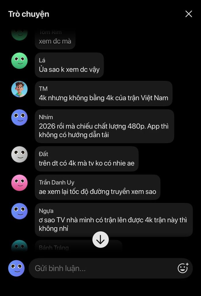  Người dùng phàn nàn về chất lượng hình ảnh trận mở màn Ngoại hạng Anh, so sánh với các trận trên sân Mỹ Đình. Ảnh: FPT Play. 