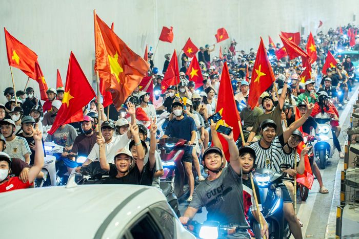  Với nhiều người hâm mộ, chức vô địch này càng thêm cảm xúc khi thầy trò HLV Kim Sang-sik một lần nữa đánh bại đối thủ đầy duyên nợ là Thái Lan. 