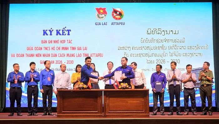 Tại chương trình giao lưu, Tỉnh đoàn Gia Lai và Tỉnh đoàn các tỉnh Attapeu, Salavan, Sekong ký kết Bản ghi nhớ hợp tác giai đoạn 2026 – 2030
