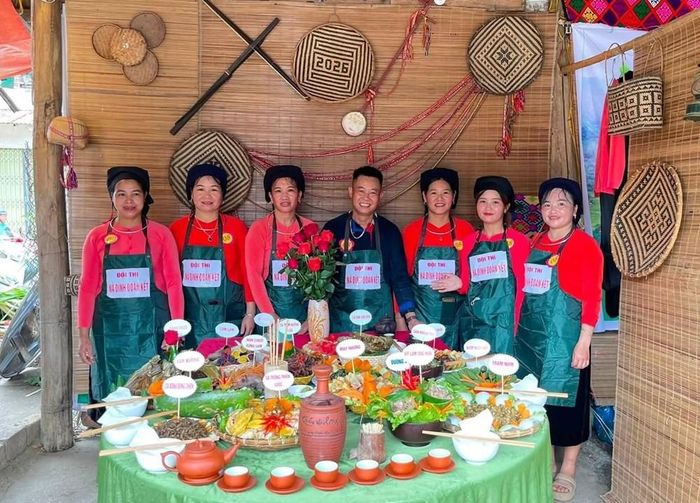 Sau phần lễ, người dân và du khách cùng tham gia các hoạt động văn hóa, thể thao, trò chơi dân gian và trải nghiệm di sản trong khuôn khổ lễ hội