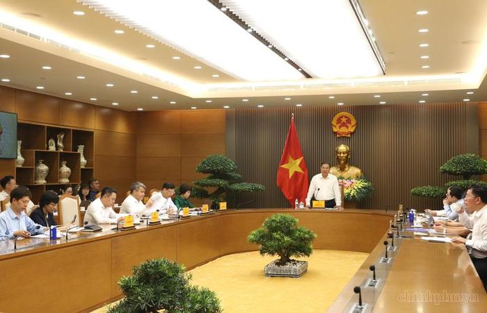 Phó Thủ tướng Thường trực Phạm Gia Túc: Cần phải có sự điều phù hợp chỉ tiêu về phát triển nhà ở xã hội, hướng mạnh tới phát triển loại hình nhà ở cho thuê song cũng cần xem xét kỹ lưỡng căn cứ, cơ sở, tỉ lệ giảm chỉ tiêu nhà ở xã hội - Ảnh: chinhphu.vn/Nguyễn Hoàng