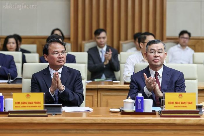 Đại diện các bộ, ngành tham dự buổi gặp các doanh nghiệp Trung Quốc đang đầu tư tại Việt Nam - Ảnh: chinhphu.vn/Nhật Bắc