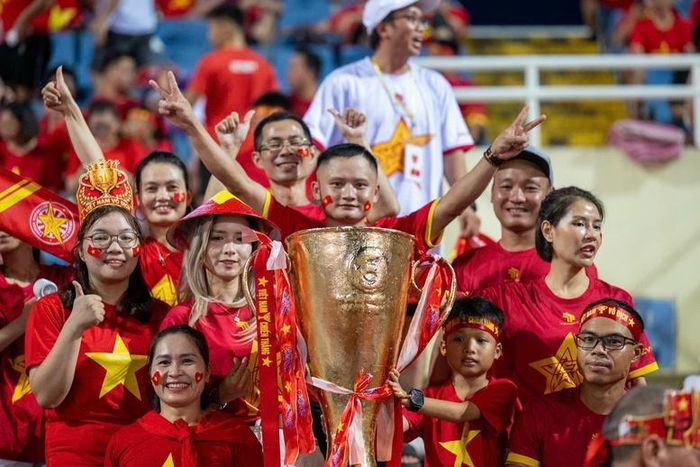 Các cổ động viên đang rất trông chờ vào một chiến thắng trên sân nhà của đội truyển Việt Nam để dành được chức vô địch Asean Cup 2026. Ảnh: chinhphu.vn/Nhật Bắc