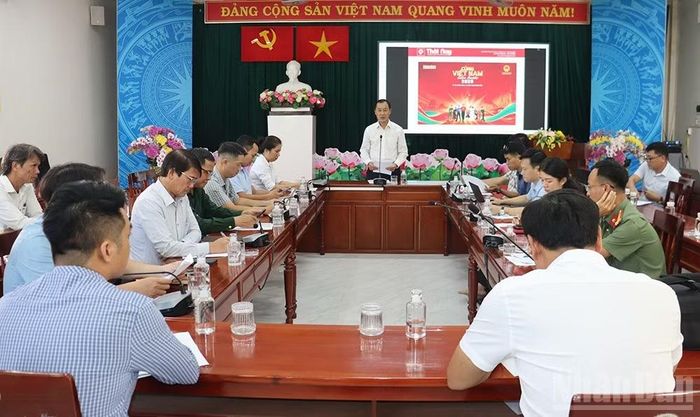 Quang cảnh cuộc họp. (Ảnh: HIỂN CỪ)