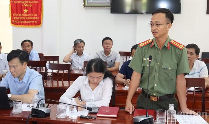 Các đại biểu phát biểu ý kiến tại cuộc họp. (Ảnh: HIỂN CỪ)