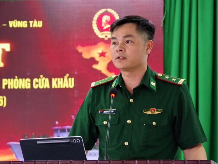 Trung tá Nguyễn Tất Trung, Bí thư Đảng ủy, Chính trị viên Ban Chỉ huy Biên phòng cửa khẩu cảng Bà Rịa-Vũng Tàu.