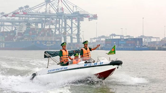 Biên phòng cửa khẩu cảng Bà Rịa-Vũng Tàu tuần tra cảng biển. (Ảnh: Bộ đội biên phòng cung cấp)