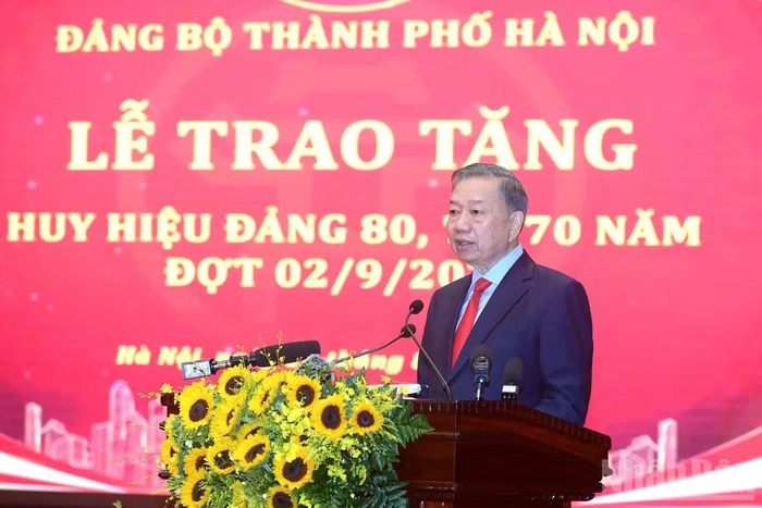 Tổng Bí thư, Chủ tịch nước Tô Lâm phát biểu tại Lễ trao tặng Huy hiệu Đảng. (Ảnh: ĐĂNG KHOA)