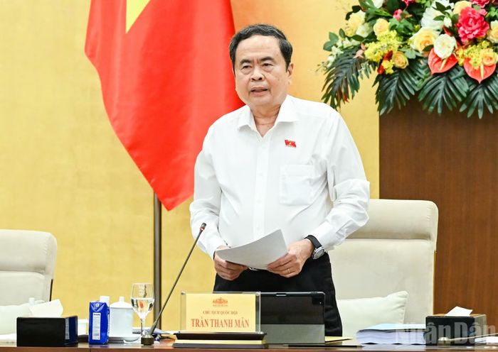 Chủ tịch Quốc hội Trần Thanh Mẫn, Trưởng Ban Chỉ đạo Tổng rà soát hệ thống văn bản quy phạm pháp luật phát biểu kết luận phiên họp. (Ảnh: DUY LINH)