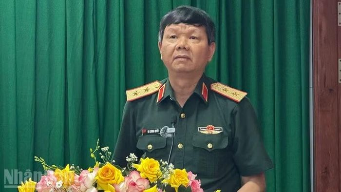 Trung tướng, Phó Giáo sư, Tiến sĩ Vũ Cương Quyết, Viện trưởng Viện Chiến lược và Lịch sử quốc phòng Việt Nam phát biểu bế mạc hội thảo.