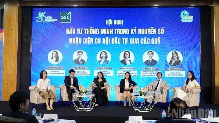 Phiên thảo luận hội nghị.