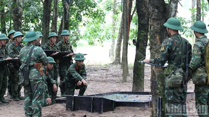 Một giờ học sa bàn của học viên Trường Sĩ quan Lục quân 2.