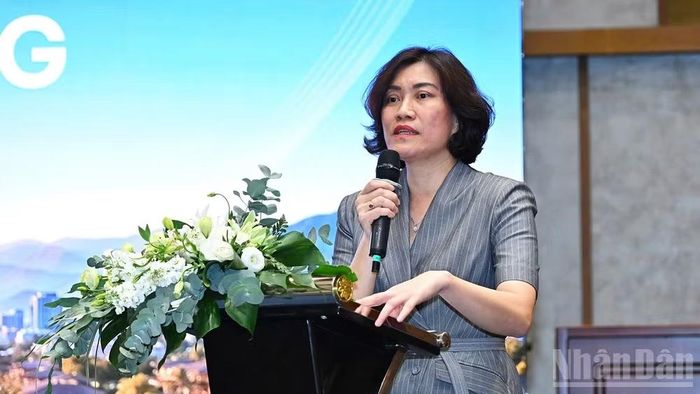 Tổng Biên tập Báo Xây dựng Nguyễn Thị Hồng Nga phát biểu tại diễn đàn. (Ảnh: THANH TÂM)