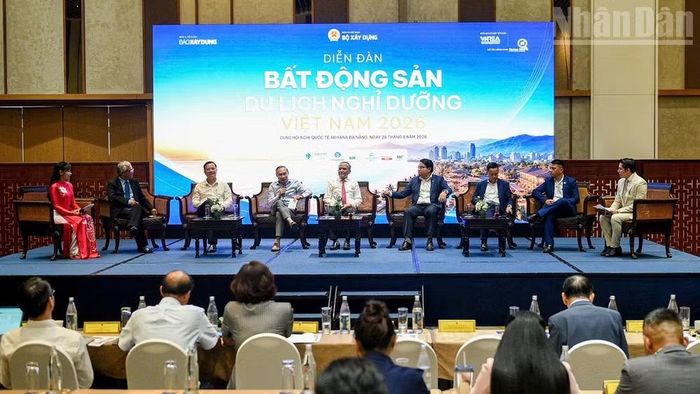 Phiên thảo luận với chủ đề “Giải pháp phát triển bất động sản du lịch nghỉ dưỡng Việt Nam trong kỷ nguyên mới”. (Ảnh: THANH TÂM)