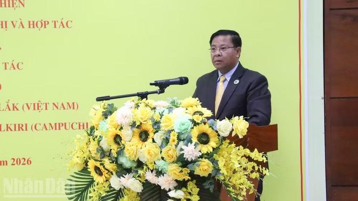 Đồng chí Kong Mimny, Tỉnh trưởng tỉnh Mondulkiri phát biểu tại hội nghị. (Ảnh: CÔNG LÝ).