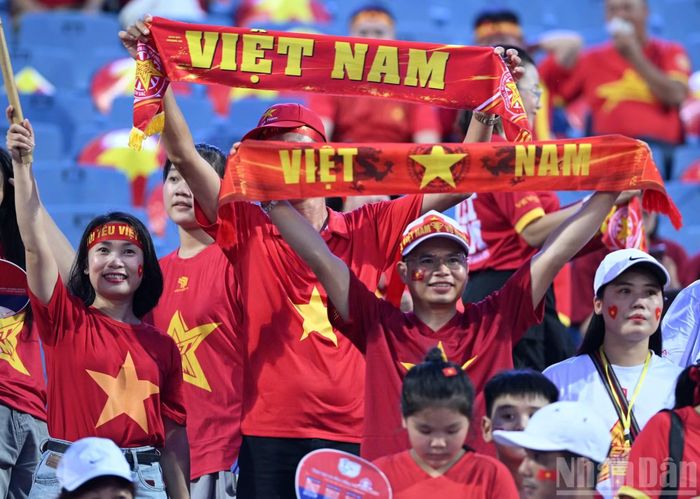 Niềm yêu mãnh liệt dành cho thầy trò huấn luyện viên Kim Sang Sik.