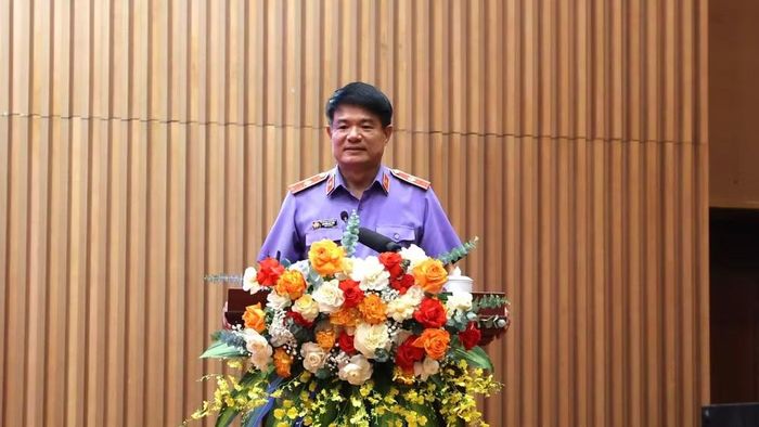 Đồng chí Nguyễn Huy Tiến, Viện trưởng Kiểm sát nhân dân tối cao phát biểu tại hội nghị. (Ảnh: VĂN TÌNH)