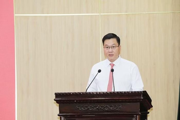 Đồng chí Trần Đăng Quỳnh, Ủy viên dự khuyết Trung ương Đảng, Phó Bí thư Thường trực Tỉnh ủy Ninh Bình phát biểu tại hội nghị. (Ảnh: ĐÀO PHƯƠNG)