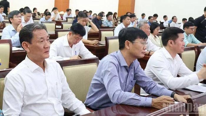 Các đại biểu dự hội nghị.
