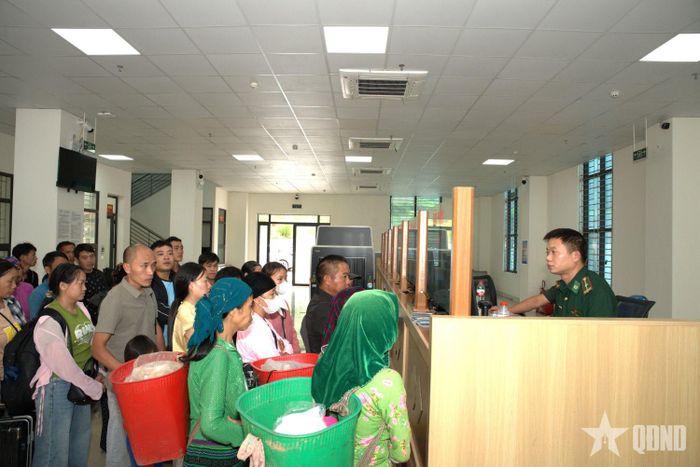 Nhờ thường xuyên được tuyên truyền, người dân Mỏ Phàng nâng cao ý thức chấp hành pháp luật, không vượt biên trái phép và thực hiện thủ tục xuất, nhập cảnh qua cửa khẩu theo quy định. 