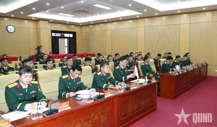  Các đại biểu dự Lễ trao tặng Huy hiệu Đảng. 