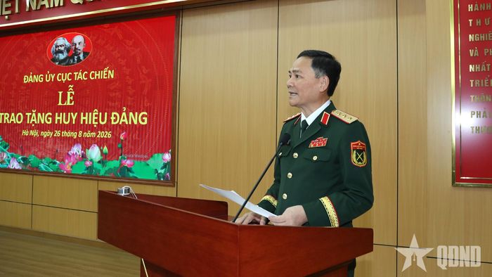  Thượng tướng Phạm Trường Sơn phát biểu tại buổi lễ. 