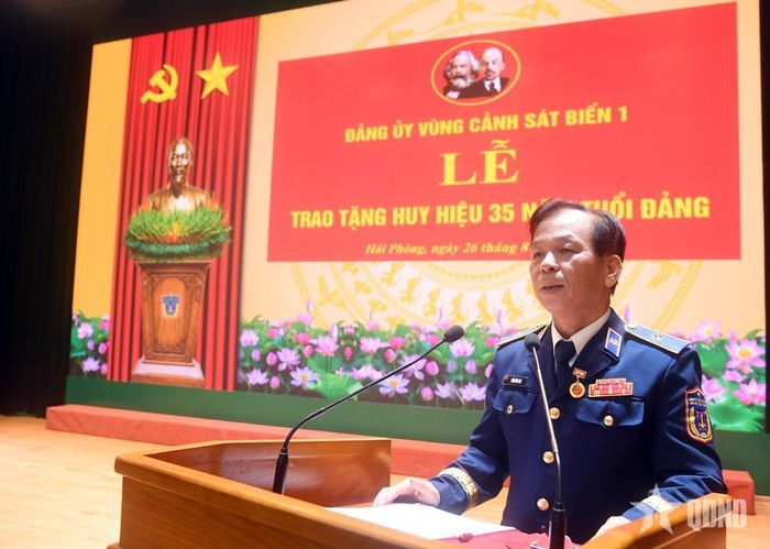 Thiếu tướng Trần Văn Thơ phát biểu tại buổi lễ. 