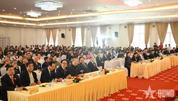 Các đồng chí lãnh đạo, nguyên lãnh đạo Đảng, Nhà nước và đại biểu dự đại hội. 