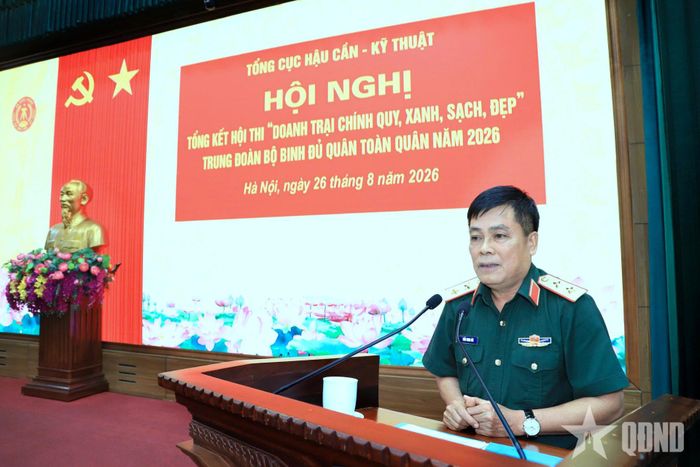 Trung tướng Trần Minh Đức phát biểu tại hội nghị. 