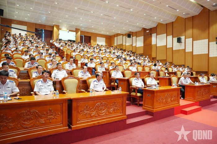 Các đại biểu tham dự Hội nghị tại điểm cầu trung tâm. 