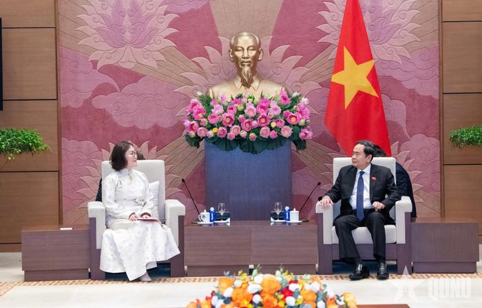 Chủ tịch Quốc hội Trần Thanh Mẫn tiếp Đại sứ Mông Cổ Ganbaatar Hulan. Ảnh: LÂM HIỂN