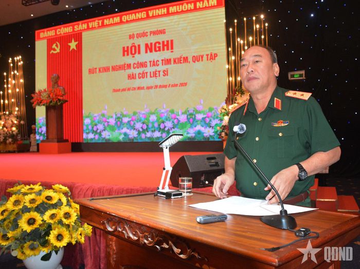 Trung tướng Lê Quang Đạo phát biểu tại hội nghị. 