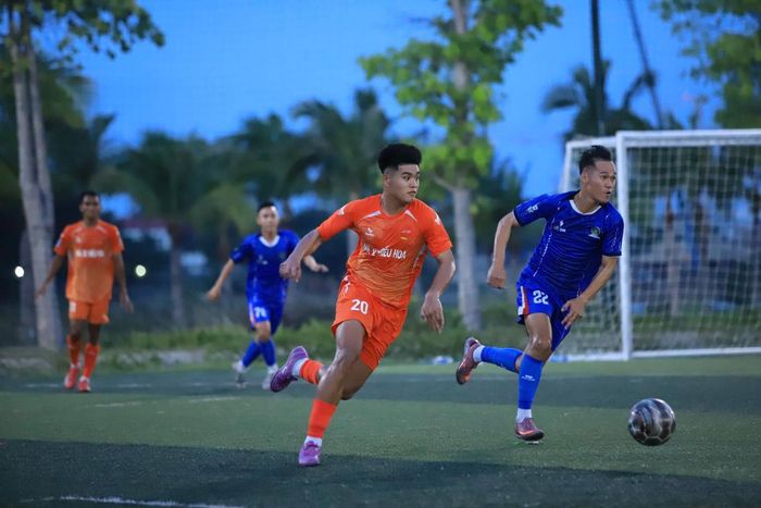 Hiếu Hoa Quahaco (20) dành 3 điểm trận ra quân sau chiến thắng trước Furama Resort Đà Nẵng.