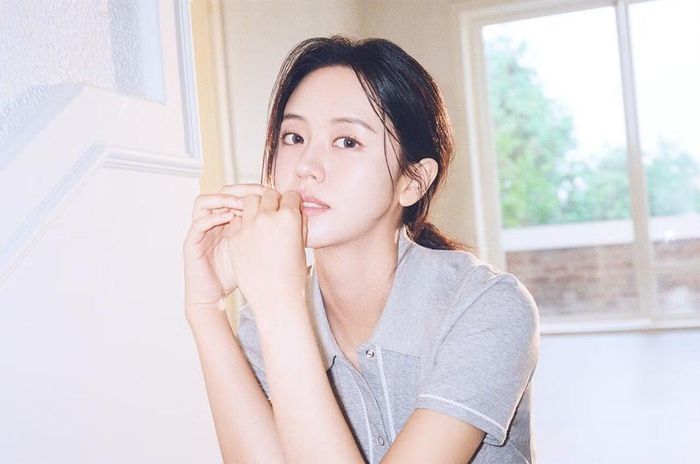 Kim So Hyun sẽ thủ vai Ji Eun Seol, một nữ diễn viên nhí đầy triển vọng nhưng sự nghiệp đã sụp đổ hoàn toàn sau một biến cố cụ thể. Dù không thể từ bỏ giấc mơ diễn xuất, hiện cô đang làm công việc quản lý nghệ sĩ. Cuối cùng, cô gặp lại Dan Yi Hyuk – người đóng vai trò trung tâm trong biến cố năm xưa. Cuộc tái ngộ này buộc cô phải đối mặt với những bí mật bị chôn giấu bấy lâu nay xoay quanh sự kiện đã xảy ra nhiều năm về trước.