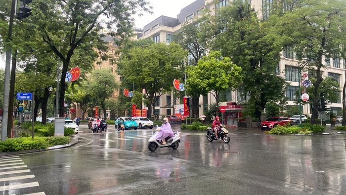  Theo dự báo ngày 26-8, Hà Nội và Bắc bộ vẫn còn mưa. Ảnh minh hoạ: PHÚC HẬU 