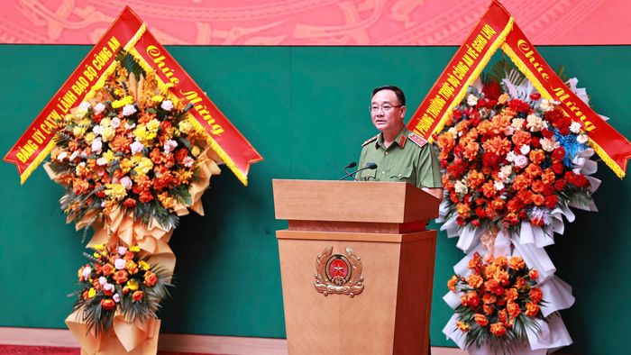 Thứ trưởng Bộ Công an Phạm Thế Tùng phát biểu tại buổi lễ. Ảnh: TRUNG KIÊN