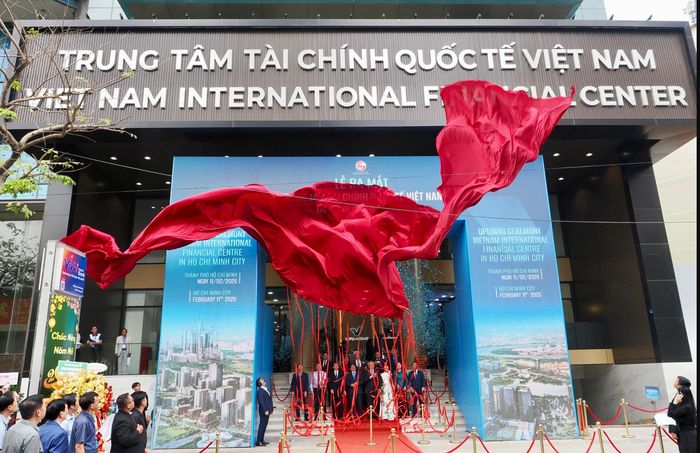 Trung tâm tài chính quốc tế Việt Nam tại TPHCM ngày khai trương. Ảnh: HOÀNG HÙNG